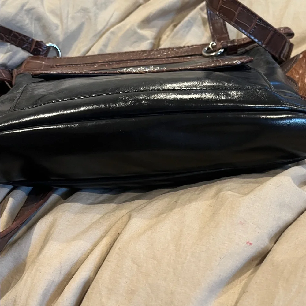 Giani Bernini Black and Brown Crossbody Bag - Picture 4 of 10